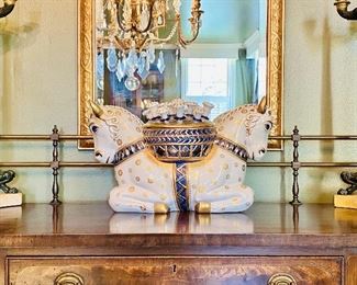 Decorative tulipiere