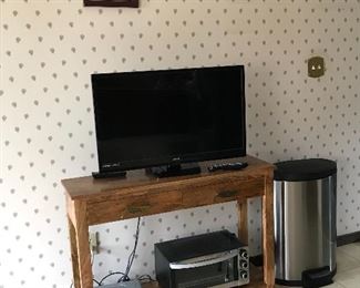 We have 4 flat screen TV's available in various sizes