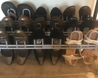 This selection of ladies shoes are size 6, all in very good to excellent condition
