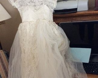 Vintage wedding dress with vail and gloves
