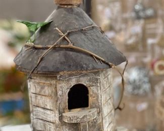Primitive bird houses