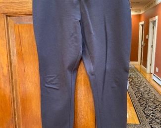 St. John black knit pull on pants in petite Size 8/10 $125