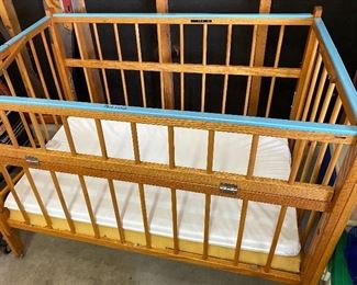 Vintage crib, so cute!