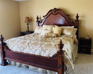 UNIVERSAL FURNITURE KING SIZE BEDROOM SET KING SIZE BED 92”L x 82”W x 76”H