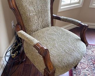 PULASKI FURNITURE WOODEN UPHOLSTERED ARMCHAIR
28”W x 25”D x 40”H