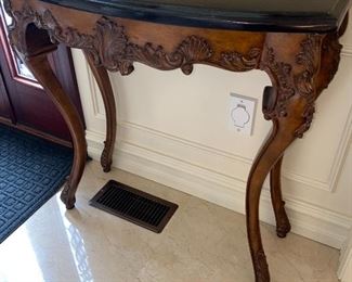 HALLWAY TABLE & MIRROR
TABLE MEASURES
30”L x 14”D x 31”H
MIRROR MEASURES
34”L x 23”W