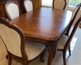 GORGEOUS AMERICAN DREW DINING TABLE WITH 8 CHAIRS (2 EXTRA LEAF AVAILABLE)
74”L x 46”W x 31”H WITHOUT LEAVES
