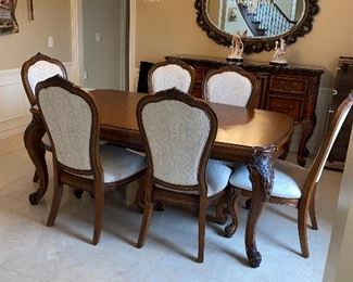 GORGEOUS AMERICAN DREW DINING TABLE WITH 8 CHAIRS (2 EXTRA LEAF AVAILABLE)
74”L x 46”W x 31”H WITHOUT LEAVES