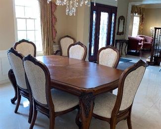 GORGEOUS AMERICAN DREW DINING TABLE WITH 8 CHAIRS (2 EXTRA LEAF AVAILABLE)
74”L x 46”W x 31”H WITHOUT LEAVES