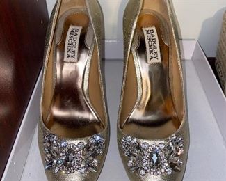 WOMENS DESIGNER SHOES SIZE 7.5