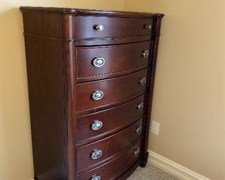 6 DRAWER DRESSER / CHEST
38”L x 19”W x 55”H