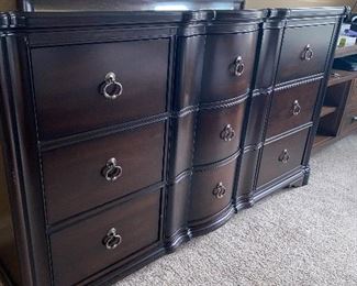 DRESSER WITH MIRROR
DRESSER 64”L x 18”D x 37.5”D
MIRROR 44”L x 38”H