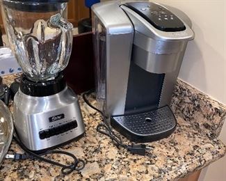 KEURIG COFFEE MAKER AND OSTER BLENDER