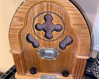 VINTAGE STYLE RADIO