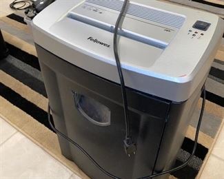 PAPER SHREDDER