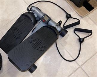 STEP EXERCISER