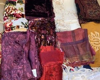 GORGEOUS TABLE LINENS