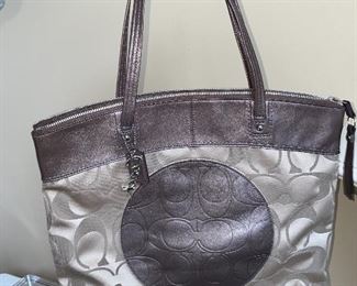 COACH TOTE