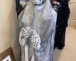 HALLOWEEN DECORATIONS