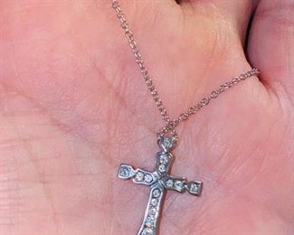 18K DIAMOND CROSS WITH CHAIN