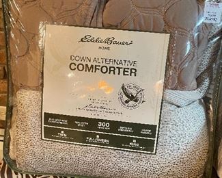 Eddie Bauer King (?) down alternative comforter