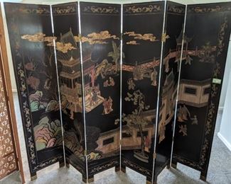 Wonderful 6-panel hand-carved and painted Asian screen, can easily be wall-mounted.