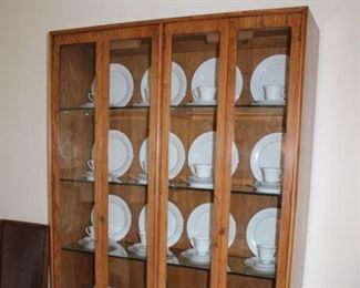 HENREDON CHINA CABINET