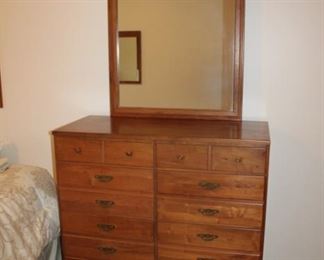 KROEHLER CHEST OF DRAWERS