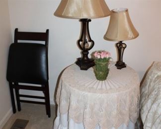 FOLDING CHAIR, ACCENT TABLE, LAMPS