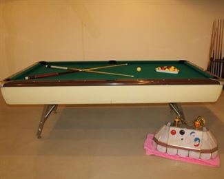 POOL TABLE