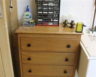 DRESSER