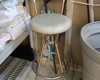 VINTAGE STOOL