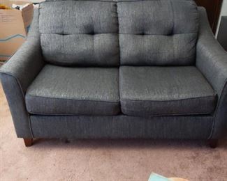 Washington Furniture Loveseat