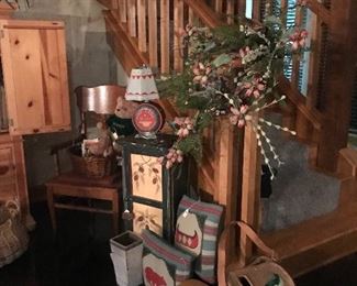 Baskets and more, lodge look