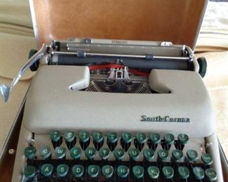 Vintage Smith Corona typewriter in case