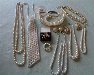 vintage faux pearl jewelry