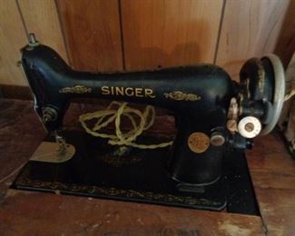 antique Singer Sewing machine in case