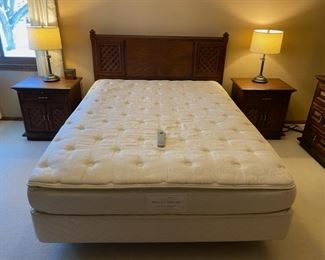 Like New Queen Size Select Comfort Ultra Series Adjustable Sleep Systems mattress set 