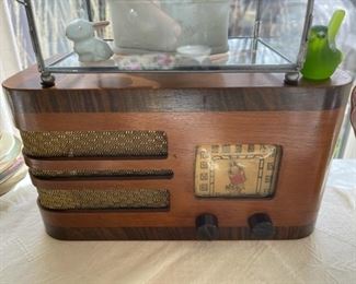 Antique Meck Trail Blazer tube radio