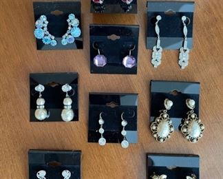 Very nice selection of vintage rhinestone jewelry including some by Weiss, Lisner, Coro and more