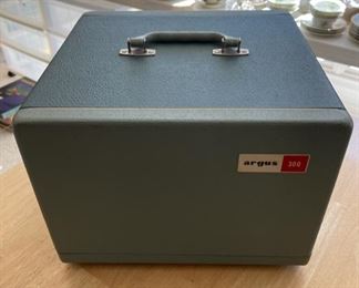 Vintage Argus 300 slide projector