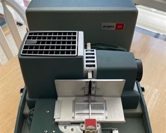 Vintage Argus 300 slide projector