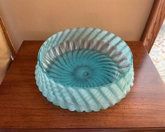 Attributed to the Roman Imperial Period, incredible pillar glass bowl