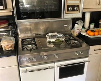 Mid Century Stove with Microwave