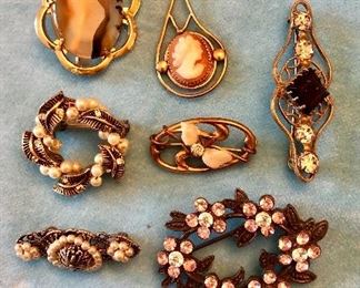 Jewelry Group W                                                                                           Lot of 9 vintage pins $25.00