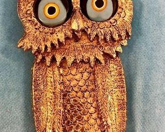 Mr. Wee Owl Pin...Detail