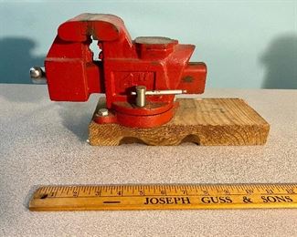 Heavy Duty 4" Vise