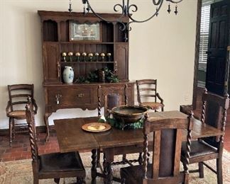 Stunning barley twist table & 4 chairs