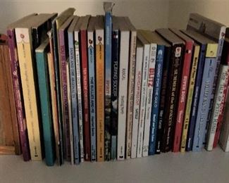 More book -----Tigger and Winnie the Pooh bookends