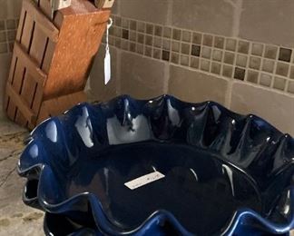 Knife set; pie plates